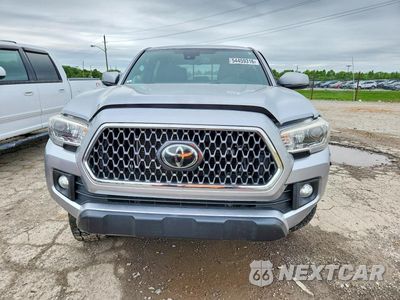 Piąte zdjęcie samochodu w środku: 2019 TOYOTA TACOMA TRD OFF-ROAD VIN:3TMCZ5AN4KM242140 - miniatura