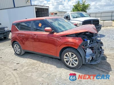 Czwarte zdjęcie samochodu z boku: 2021 KIA SOUL LX VIN:KNDJ23AU8M7774804 - miniatura