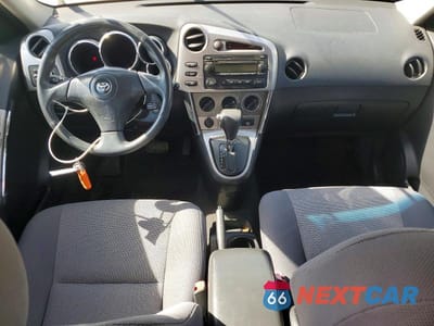 Zdjęcie 8 z 12 samochodu: 2005 TOYOTA COROLLA MATRIX XR VIN:2T1KR32E65C371914 - miniatura