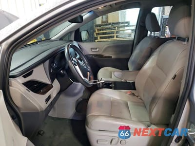 Zdjęcie 7 z 13 samochodu: 2016 TOYOTA SIENNA XLE PREMIUM 8-PASSENGER VIN:5TDYK3DC0GS749262 - miniatura