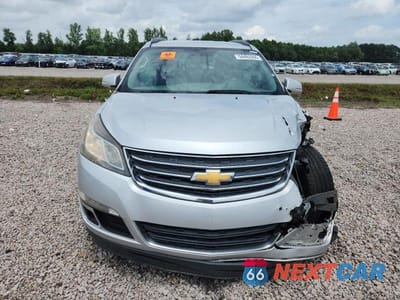 Piąte zdjęcie samochodu w środku: 2017 CHEVROLET TRAVERSE LT VIN:1GNKRGKD8HJ215596 - miniatura