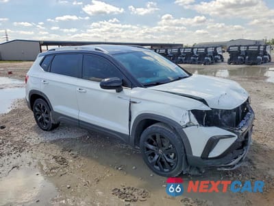 Czwarte zdjęcie samochodu z boku: 2024 VOLKSWAGEN TAOS SE VIN:3VVEX7B25RM004291 - miniatura