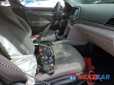 Zdjęcie 7 z 12 samochodu: 2019 HYUNDAI ELANTRA SEL VIN:KMHD84LF8KU759150 - miniatura