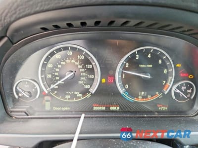 Zdjęcie 9 z 14 samochodu: 2015 BMW X5 XDRIVE35I VIN:5UXKR0C56F0P01882 - miniatura