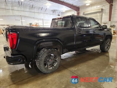 Trzecie zdjęcie samochodu z tyłu: 2021 GMC SIERRA K1500 AT4 VIN:1GTU9EETXMZ175235 - miniatura