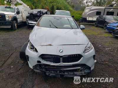 Piąte zdjęcie samochodu w środku: 2025 BMW 228XI VIN:WBA23GG01S7T71870 - miniatura
