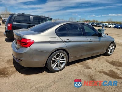 Trzecie zdjęcie samochodu z tyłu: 2016 BMW 320 XI VIN:WBA8A3C56GK552123 - miniatura