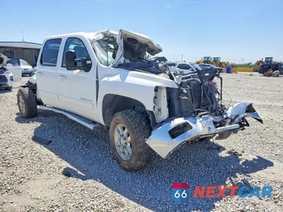 Czwarte zdjęcie samochodu z boku: 2013 CHEVROLET SILVERADO K2500 HEAVY DUTY LTZ VIN:1GC1KYE89DF154513 - miniatura
