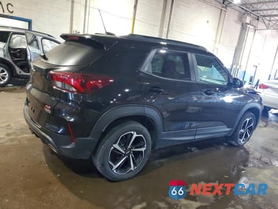 Trzecie zdjęcie samochodu z tyłu: 2021 CHEVROLET TRAILBLAZER RS VIN:KL79MTSL9MB096190 - miniatura