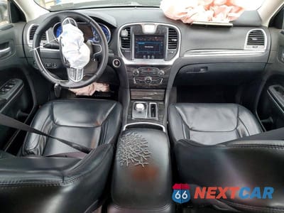 Zdjęcie 8 z 12 samochodu: 2017 CHRYSLER 300 LIMITED VIN:2C3CCAAG6HH538493 - miniatura
