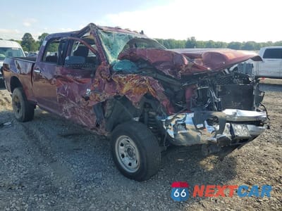 Czwarte zdjęcie samochodu z boku: 2018 RAM 2500 SLT VIN:3C6UR5DL0JG343744 - miniatura