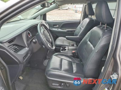 Zdjęcie 7 z 13 samochodu: 2018 TOYOTA SIENNA SE PREMIUM 8-PASSENGER VIN:5TDXZ3DC1JS931101 - miniatura