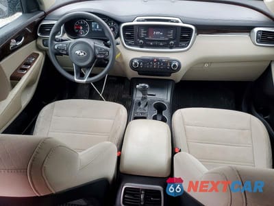 Zdjęcie 8 z 13 samochodu: 2017 KIA SORENTO LX VIN:5XYPGDA32HG264255 - miniatura