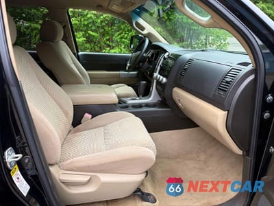 Piąte zdjęcie samochodu w środku: 2007 TOYOTA TUNDRA CREWMAX SR5 VIN:5TBDV54137S459168 - miniatura