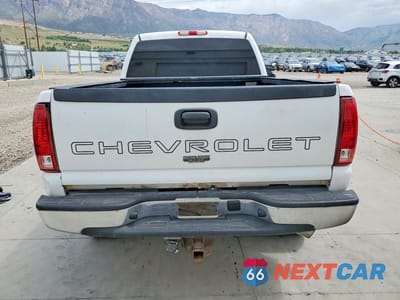 Zdjęcie 6 z 12 samochodu: 2006 CHEVROLET SILVERADO K2500 HEAVY DUTY VIN:1GCHK23D16F172132 - miniatura