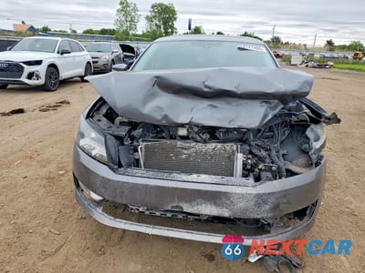 Piąte zdjęcie samochodu w środku: 2015 VOLKSWAGEN PASSAT SE VIN:1VWBV7A33FC070592 - miniatura