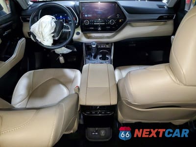Zdjęcie 8 z 13 samochodu: 2023 TOYOTA HIGHLANDER HYBRID LIMITED VIN:5TDXBRCHXPS568620 - miniatura