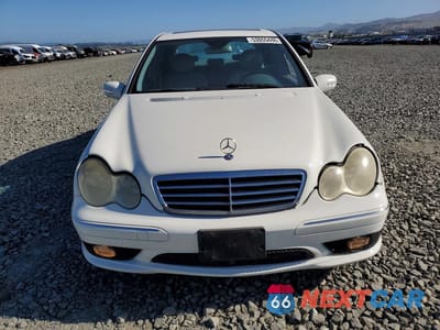 Piąte zdjęcie samochodu w środku: 2005 MERCEDES-BENZ C 230K SPORT SEDAN VIN:WDBRF40JX5F686301 - miniatura