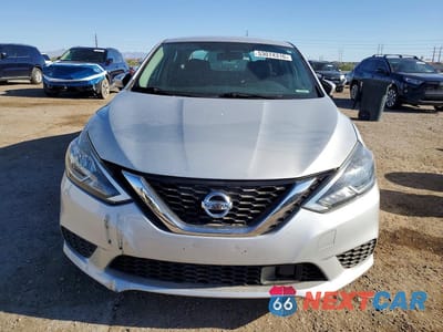 Piąte zdjęcie samochodu w środku: 2019 NISSAN SENTRA S VIN:3N1AB7APXKY226741 - miniatura