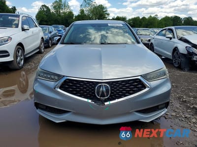 Piąte zdjęcie samochodu w środku: 2018 ACURA TLX ADVANCE VIN:19UUB3F7XJA001185 - miniatura