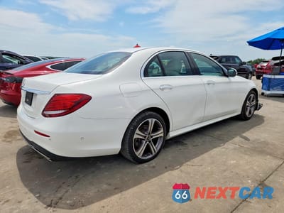 Trzecie zdjęcie samochodu z tyłu: 2020 MERCEDES-BENZ E 350 VIN:W1KZF8DB4LA815404 - miniatura