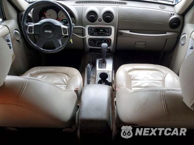 Zdjęcie 8 z 13 samochodu: 2004 JEEP LIBERTY LIMITED VIN:1J4GL58K54W139174 - miniatura
