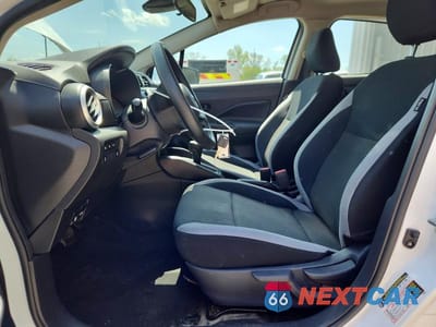 Zdjęcie 7 z 12 samochodu: 2025 NISSAN VERSA S VIN:3N1CN8DV1SL850960 - miniatura
