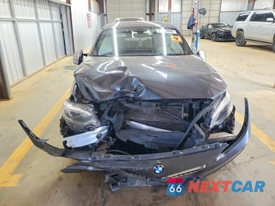 Piąte zdjęcie samochodu w środku: 2016 BMW M235I VIN:WBA1J7C58GV360788 - miniatura
