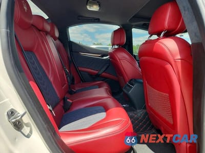 Zdjęcie 10 z 12 samochodu: 2019 MASERATI GHIBLI S VIN:ZAM57YTL6K1325878 - miniatura