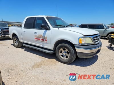 Czwarte zdjęcie samochodu z boku: 2003 FORD F150 SUPERCREW VIN:1FTRW07653KA46688 - miniatura
