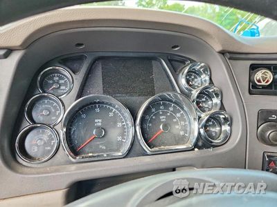 Zdjęcie 8 z 10 samochodu: 2016 PETERBILT 579 SEMI TRUCK VIN:1XPBD49X1GD203999 - miniatura
