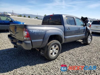 Trzecie zdjęcie samochodu z tyłu: 2015 TOYOTA TACOMA V6 VIN:3TMLU4EN7FM170455 - miniatura