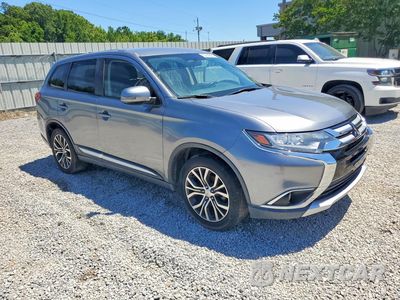 Czwarte zdjęcie samochodu z boku: 2018 MITSUBISHI OUTLANDER SE VIN:JA4AZ3A38JZ042458 - miniatura