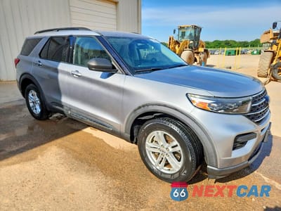 Czwarte zdjęcie samochodu z boku: 2020 FORD EXPLORER XLT VIN:1FMSK8DH9LGC00805 - miniatura