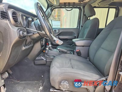 Zdjęcie 7 z 12 samochodu: 2020 JEEP GLADIATOR SPORT VIN:1C6HJTAG1LL116136 - miniatura