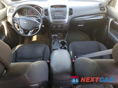 Zdjęcie 8 z 13 samochodu: 2014 KIA SORENTO LX VIN:5XYKTCA67EG465218 - miniatura