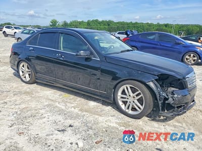 Czwarte zdjęcie samochodu z boku: 2014 MERCEDES-BENZ C 300 4MATIC VIN:WDDGF8AB9EA953051 - miniatura
