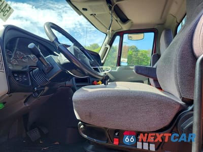Piąte zdjęcie samochodu w środku: 2018 INTERNATIONAL PROSTAR - SEMI TRUCK VIN:3HSDJSNR8JN421949 - miniatura