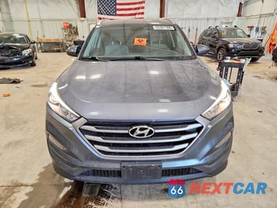 Piąte zdjęcie samochodu w środku: 2017 HYUNDAI TUCSON SE VIN:KM8J3CA41HU482931 - miniatura