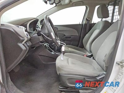 Zdjęcie 7 z 12 samochodu: 2019 CHEVROLET SONIC VIN:1G1JG6SB5K4122357 - miniatura