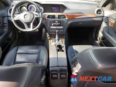 Zdjęcie 8 z 12 samochodu: 2012 MERCEDES-BENZ C 300 4MATIC VIN:WDDGF8BB1CA708689 - miniatura