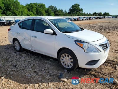 Czwarte zdjęcie samochodu z boku: 2018 NISSAN VERSA SV VIN:3N1CN7AP8JL858150 - miniatura