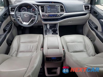 Zdjęcie 8 z 13 samochodu: 2016 TOYOTA HIGHLANDER VIN:5TDZKRFH9GS122558 - miniatura