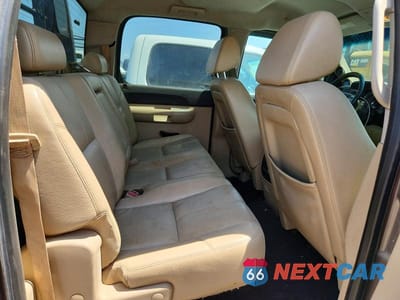 Zdjęcie 10 z 12 samochodu: 2008 CHEVROLET SILVERADO K2500 HEAVY DUTY VIN:1GCHK23698F140405 - miniatura