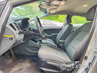 Zdjęcie 7 z 13 samochodu: 2018 KIA FORTE LX VIN:3KPFK4A72JE274929 - miniatura