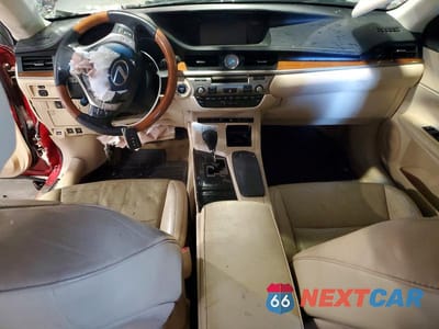 Zdjęcie 8 z 12 samochodu: 2013 LEXUS ES 300H VIN:JTHBW1GG0D2012917 - miniatura