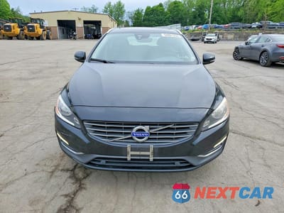 Piąte zdjęcie samochodu w środku: 2015 VOLVO V60 PREMIER VIN:YV1612SK0F1222407 - miniatura