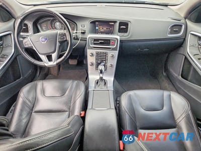 Zdjęcie 8 z 12 samochodu: 2017 VOLVO S60 VIN:YV126MFLXH2437496 - miniatura