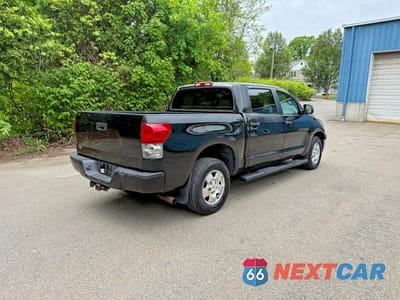 Czwarte zdjęcie samochodu z boku: 2007 TOYOTA TUNDRA CREWMAX SR5 VIN:5TBDV54137S459168 - miniatura