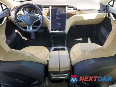 Zdjęcie 8 z 12 samochodu: 2013 TESLA MODEL S VIN:5YJSA1AG9DFP04681 - miniatura